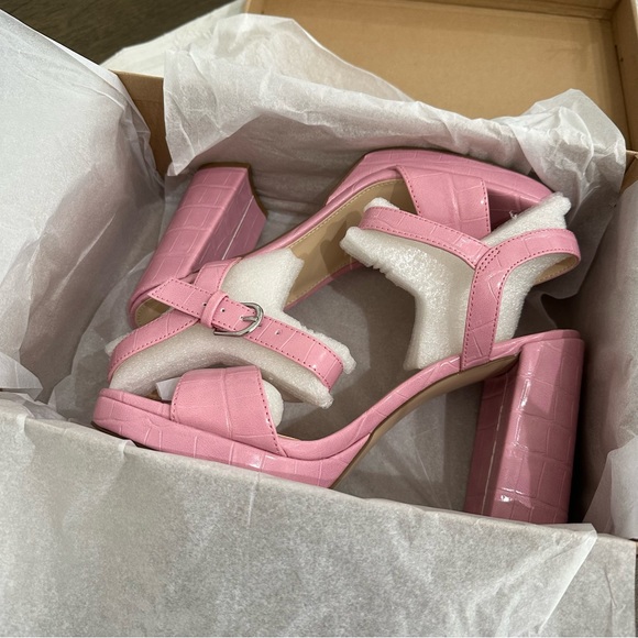 NIB Steve Madden Perseplois Patent Block Heel Pink Size 9.5 - Picture 2 of 10